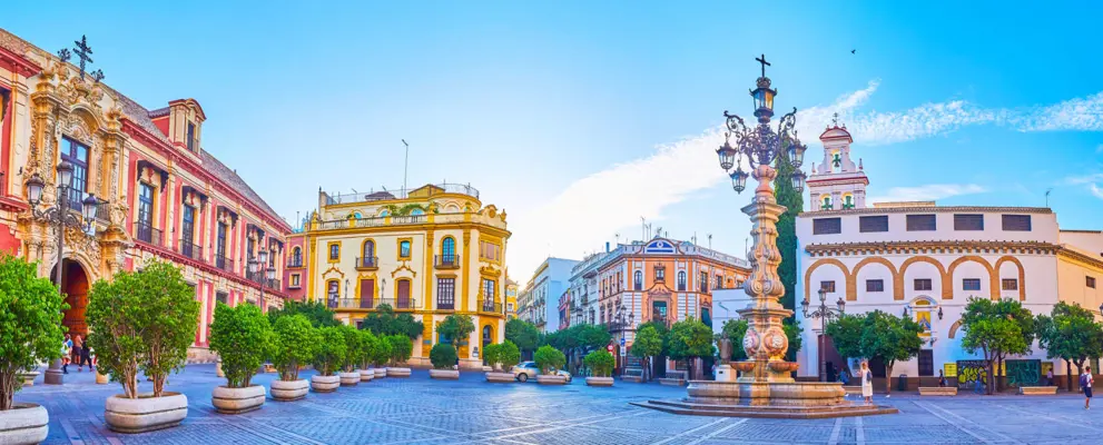 Panorama of Plaza de la Virgen de los Reyes