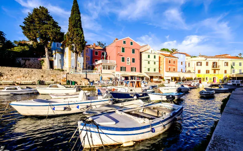 Boats in Cres on a sunny day - Croatian islands